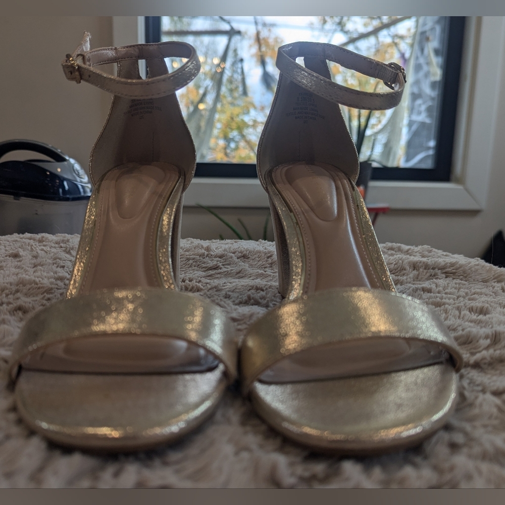 KELLY AND KATIE Golden Chunky Heal with Ankle Strap
